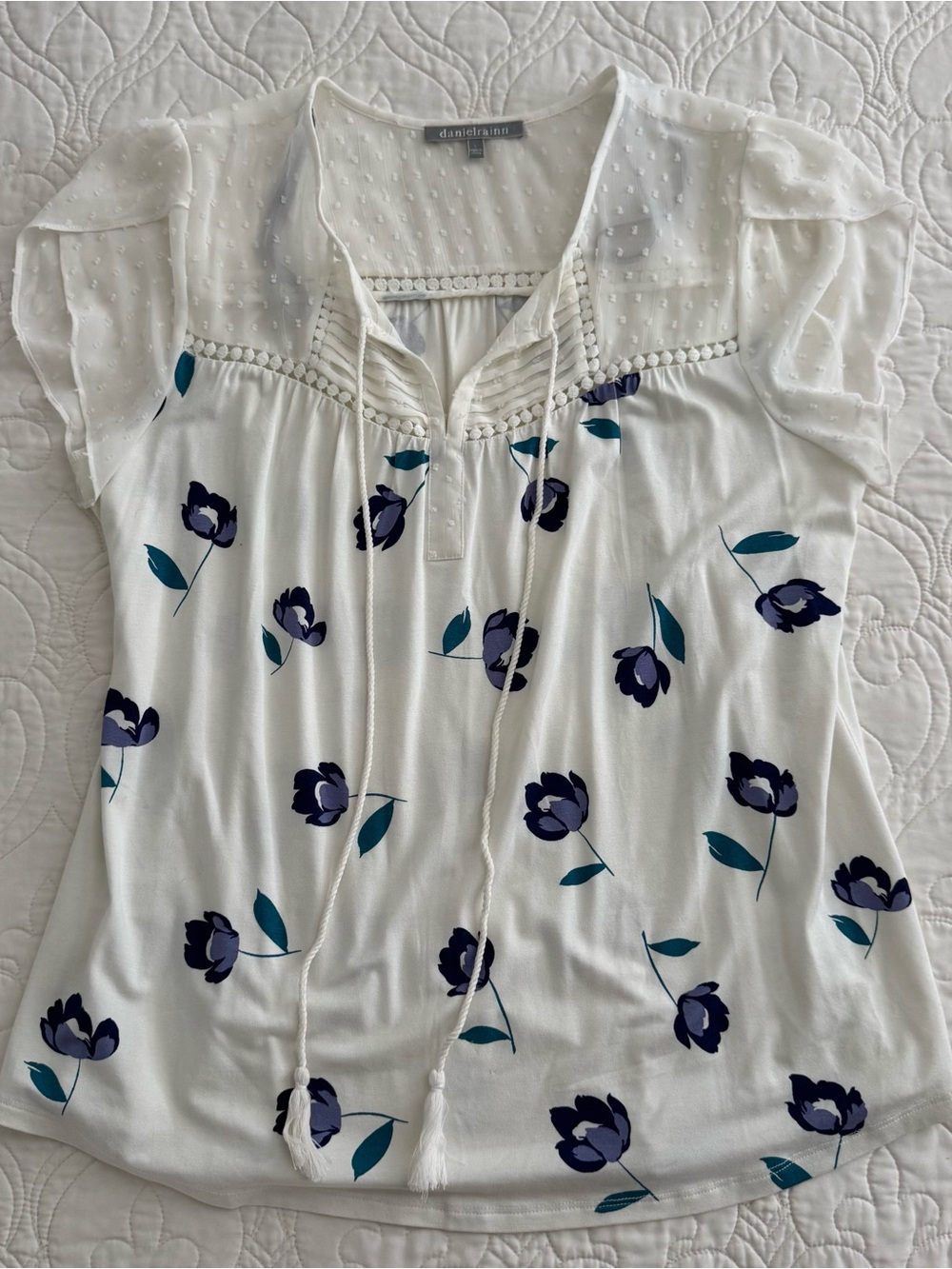 Daniel Rainn White Floral Swiss Dot Flutter Sleeve Blouse